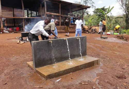 Pozzo, rete idrica e servizi igienici per la “Mamba Day Secondary School” <br> Tanzania